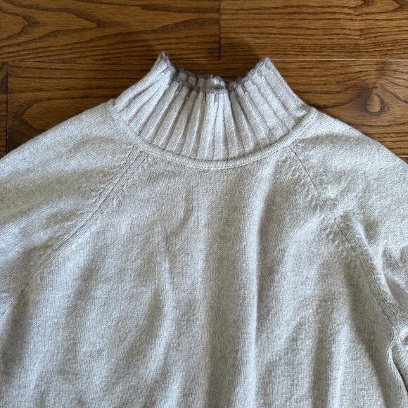 Gap Beige Turtle Neck - Picture 2 of 5